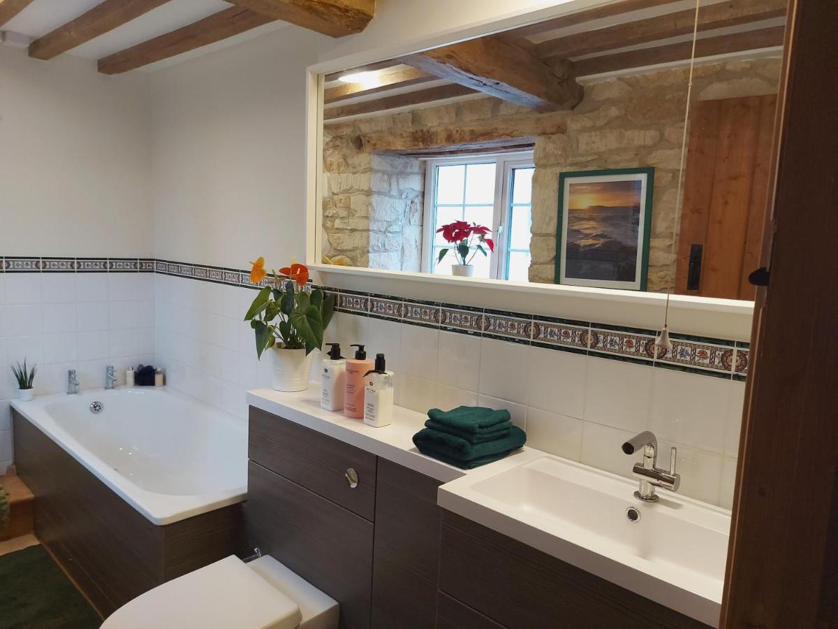 Thames Head Wharf - Historic Cotswold Cottage With Stunning Countryside Views Cirencester Exteriér fotografie