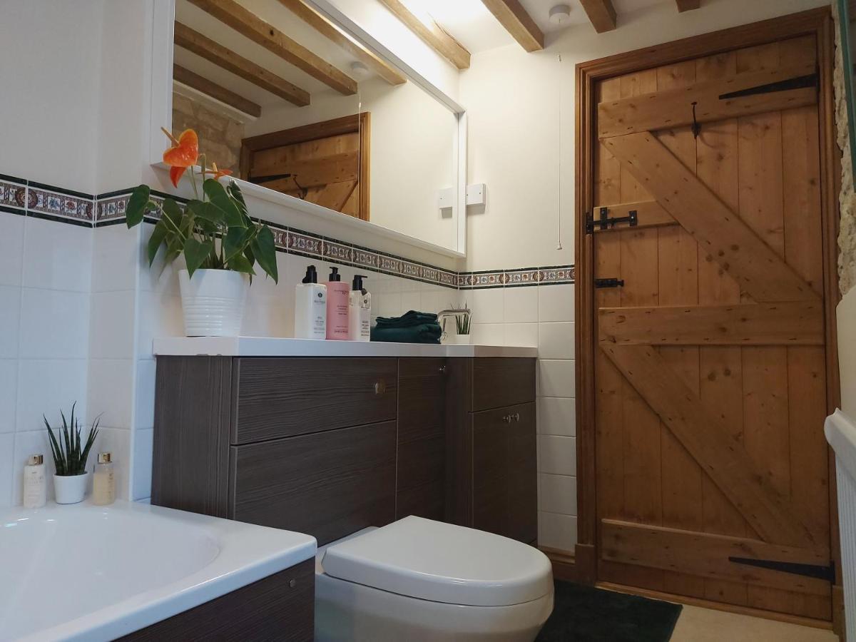 Thames Head Wharf - Historic Cotswold Cottage With Stunning Countryside Views Cirencester Exteriér fotografie
