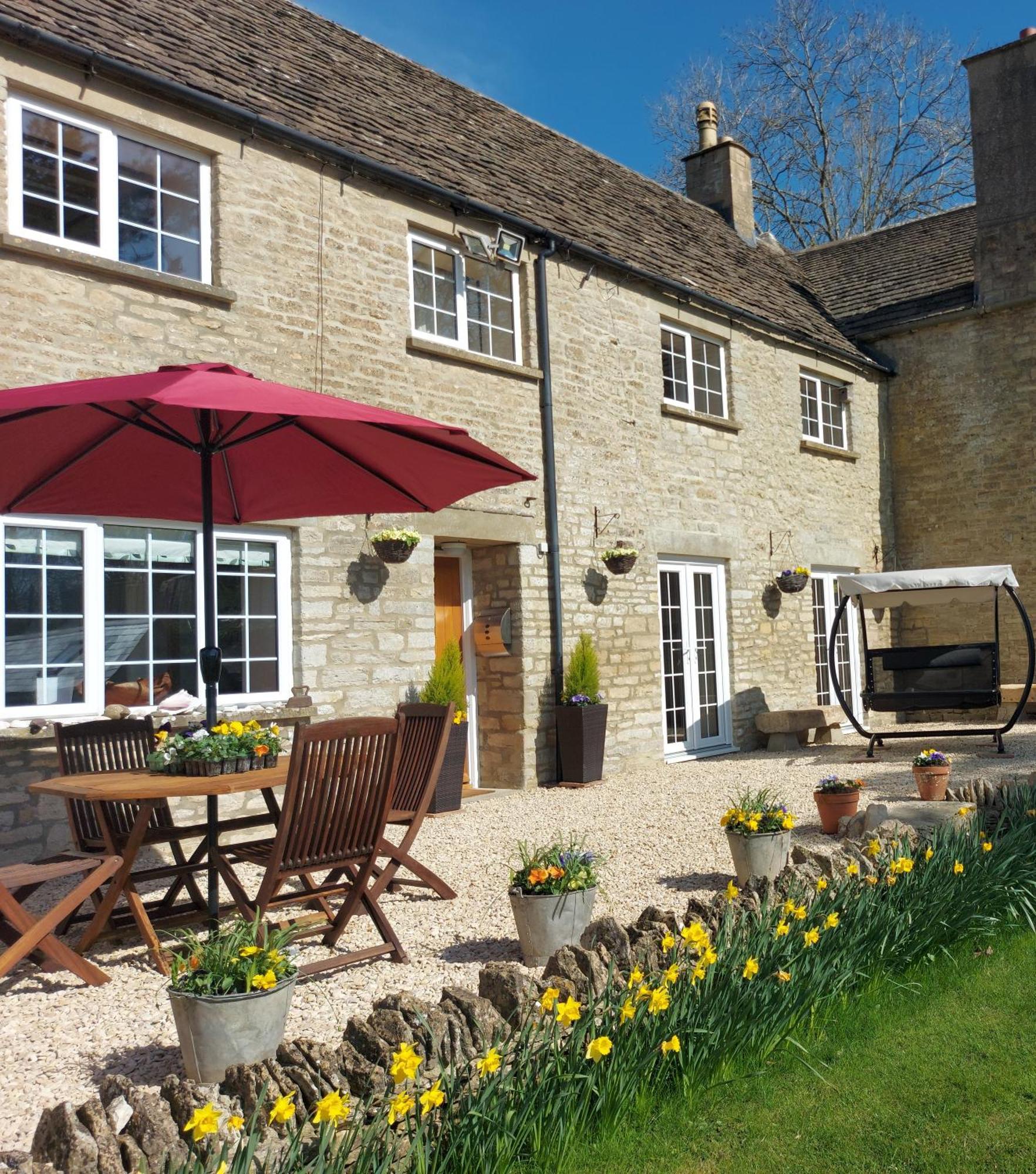 Thames Head Wharf - Historic Cotswold Cottage With Stunning Countryside Views Cirencester Exteriér fotografie