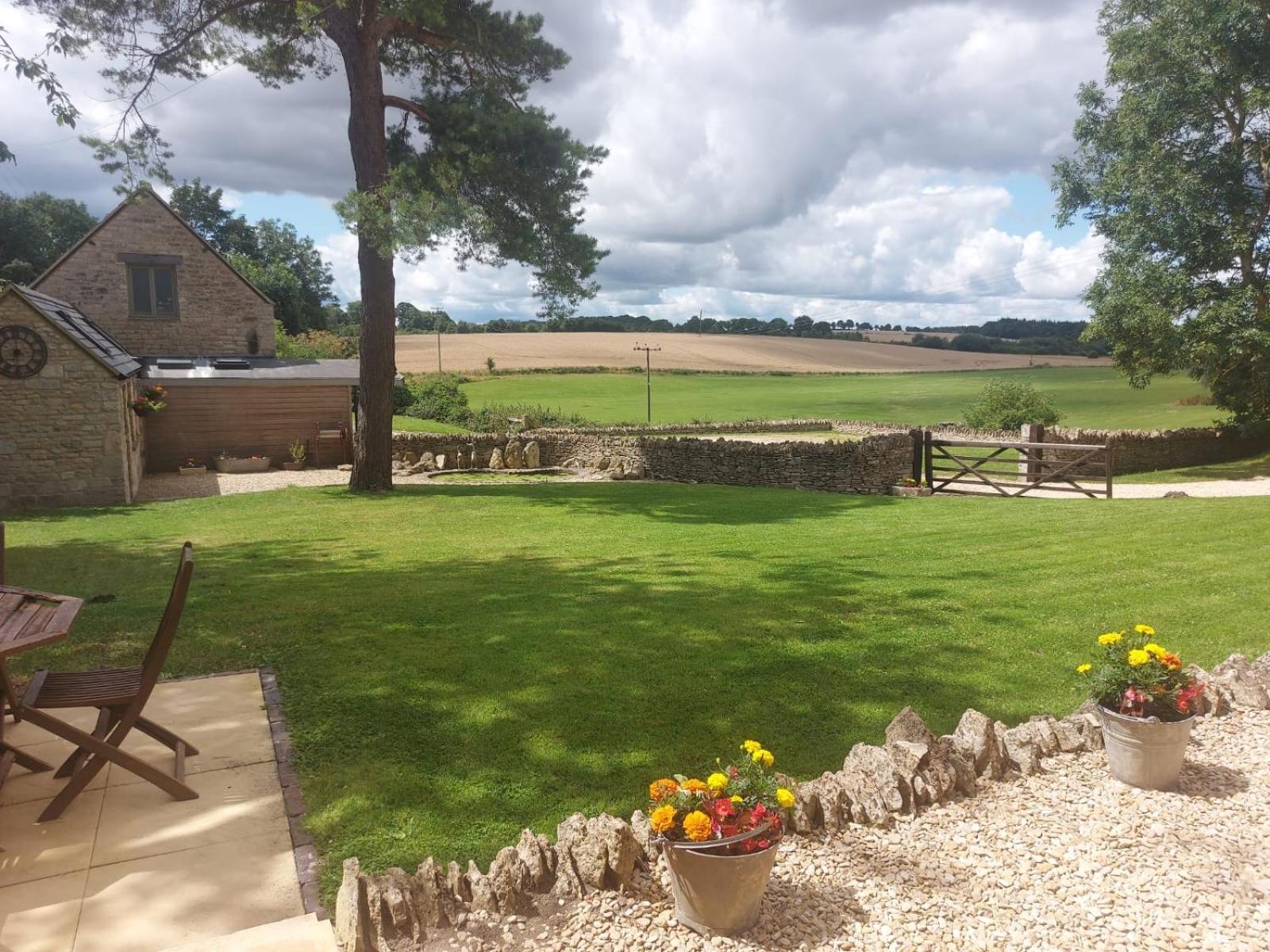 Thames Head Wharf - Historic Cotswold Cottage With Stunning Countryside Views Cirencester Exteriér fotografie