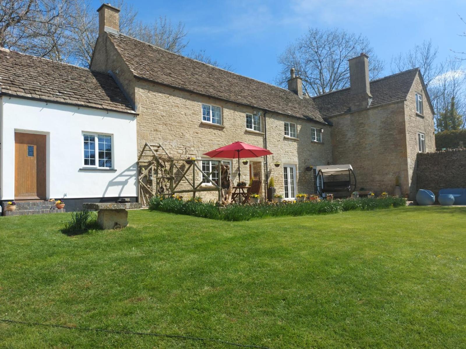 Thames Head Wharf - Historic Cotswold Cottage With Stunning Countryside Views Cirencester Exteriér fotografie